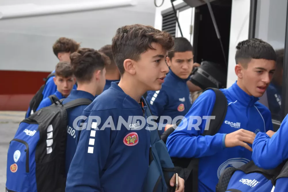 Από το λιμάνι στο γήπεδο η Μικτή Κ14(pics)