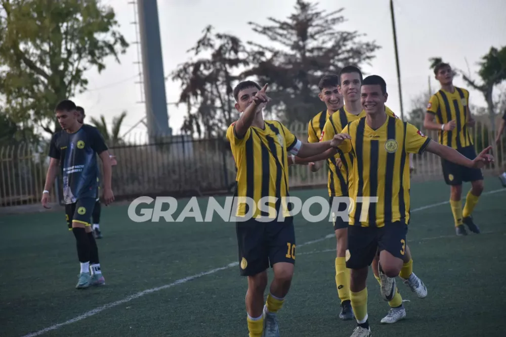 Στιγμιότυπα από το Μαρτινέγκο-Ερμής Ατσαλένιου