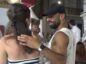 Θαυμάστριες κυνηγούσαν τον Σαλάχ στη Μύκονο – «Μη με καταλάβουν» (vid)