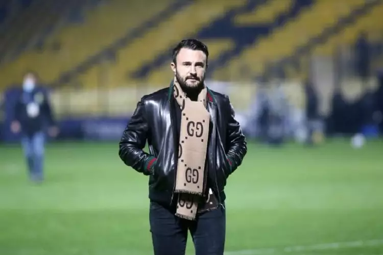 Συνθήματα κατά Καρυπίδη στο Βικελίδης