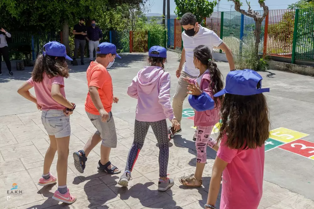 ΤΟ ΕΑΚΗ ΚΟΝΤΑ ΣΤΑ ΠΑΙΔΙΑ ΚΟΝΤΑ ΣΤΟΝ ΑΘΛΗΤΙΣΜΟ (7)