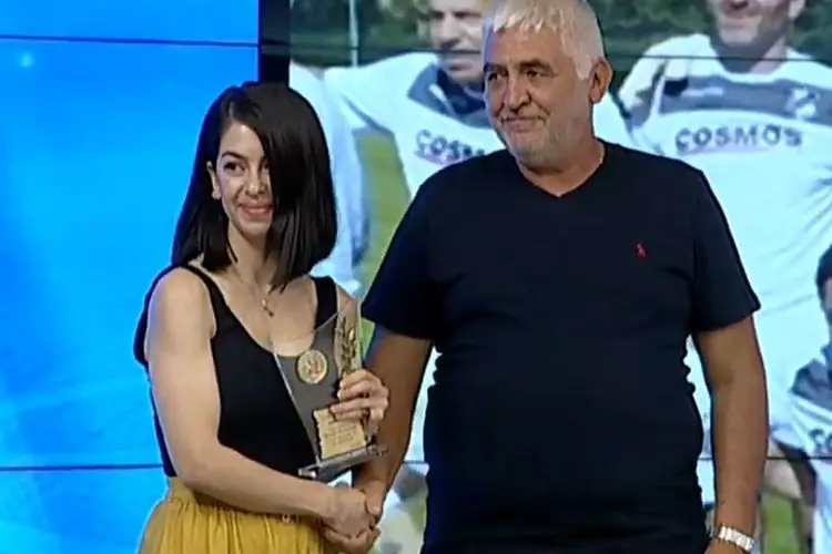 ΚΟΡΗ ΦΟΥΣΤΑΝΑΚΗ ΜΕ ΠΑΝΑΓΙΩΤΗ ΦΡΥΣΟΥΛΗ