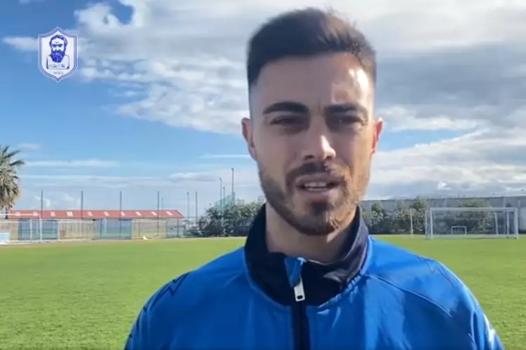 Αποστολίδης