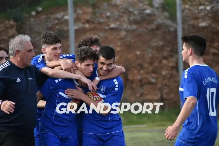 &Kappa;17 &Lambda;&Alpha;&Sigma;&Iota;&Theta;&Iota; &Eta;&Rho;&Alpha;&Kappa;&Lambda;&Epsilon;&Iota;&Omicron; (9)