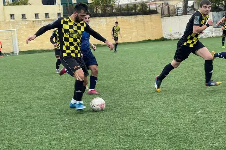 &Mu;&Omicron;&Iota;&Rho;&Epsilon;&Sigma; &Alpha;&Nu;&Theta;&Epsilon;&Sigma;&Tau;&Iota;&Omega;&Nu; (6)