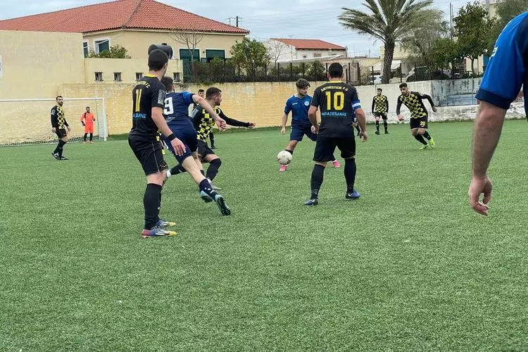 &Mu;&Omicron;&Iota;&Rho;&Epsilon;&Sigma; &Alpha;&Nu;&Theta;&Epsilon;&Sigma;&Tau;&Iota;&Omega;&Nu; (8)