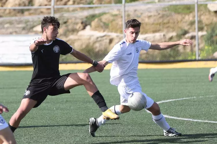 &Omicron;&Phi;&Eta; &Alpha;&Tau;&Rho;&Omicron;&Mu;&Eta;&Tau;&Omicron;&Sigma; &Kappa;17 (3)