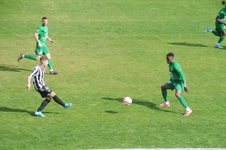 ΟΦΙ ΛΕΒΑΔΕΙΑΚΟΣ (9)