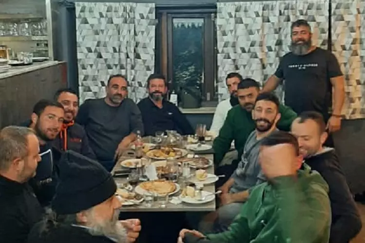 ΖΑΡΟΣ ΤΡΑΠΕΖΙ 2