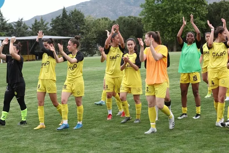 ΛΑΡΙΣΑ ΕΡΓΟΤΕΛΗΣ ΓΥΝΑΙΚΕΣ (1)