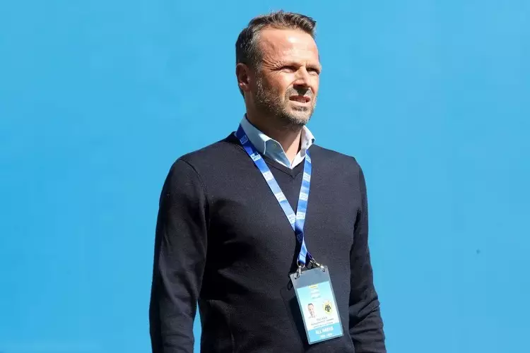 &Pi;&alpha;&pi;&alpha;&delta;&eta;&mu;&eta;&tau;&rho;ί&omicron;&upsilon;: &laquo;&Omicron; &Kappa;ό&nu;&tau;&eta;&sigmaf; &epsilon;ί&nu;&alpha;&iota; &alpha;&xi;&iota;ό&lambda;&omicron;&gamma;&omicron;&sigmaf; &pi;&rho;&omicron;&pi;&omicron;&nu;&eta;&tau;ή&sigmaf; &ndash; &Omicron; &Epsilon;&lambda;&epsilon;&upsilon;&theta;&epsilon;&rho;&iota;ά&delta;&eta;&sigmaf; ή&theta;&epsilon;&lambda;&epsilon; &nu;&alpha; &delta;&omicron;&upsilon;&lambda;έ&psi;&epsilon;&iota; &mu;&alpha;&zeta;ί &mu;&alpha;&sigmaf;&raquo;