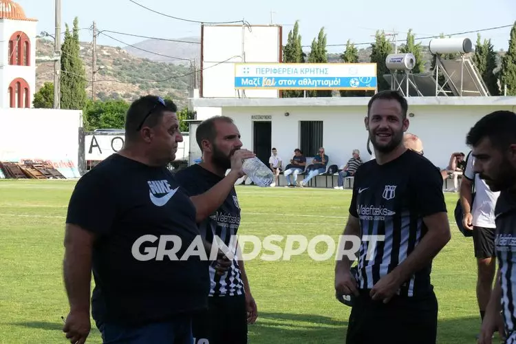 &Alpha;&Omicron;&Tau; &Alpha;&Gamma;&Iota;&Alpha; &Pi;&Alpha;&Rho;&Alpha;&Sigma;&Kappa;&Epsilon;&Upsilon;&Eta; (10)