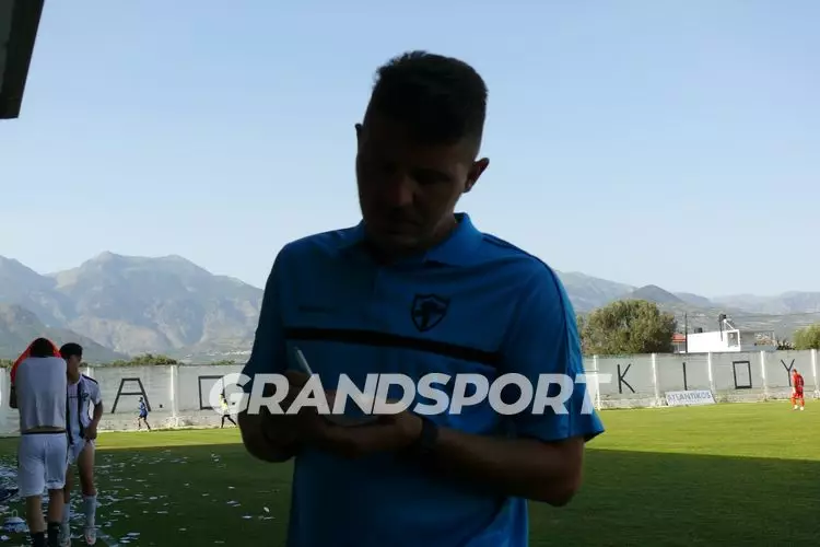 &Alpha;&Omicron;&Tau; &Alpha;&Gamma;&Iota;&Alpha; &Pi;&Alpha;&Rho;&Alpha;&Sigma;&Kappa;&Epsilon;&Upsilon;&Eta; (52)