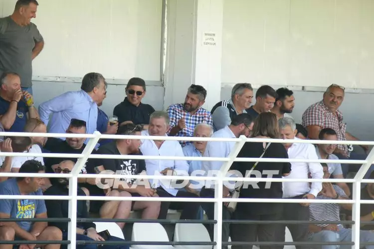 &Alpha;&Omicron;&Tau; &Alpha;&Gamma;&Iota;&Alpha; &Pi;&Alpha;&Rho;&Alpha;&Sigma;&Kappa;&Epsilon;&Upsilon;&Eta;