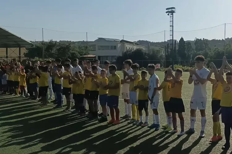 ΔΟΞΑ ΗΡΑΚΛΕΙΟΥ ΜΕ ΠΑΙΔΙΑ ΑΚΑΔΗΜΙΑΣ ΛΙΝΤΟ