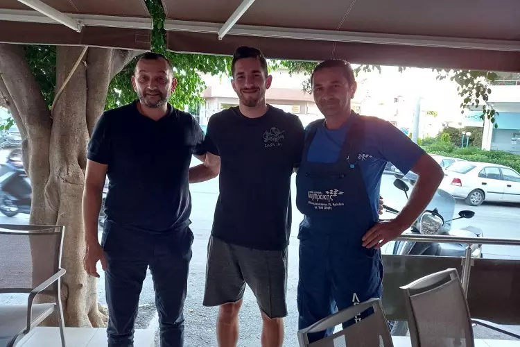 ΓΕΛΑΔΑΣ ΒΟΝΗ