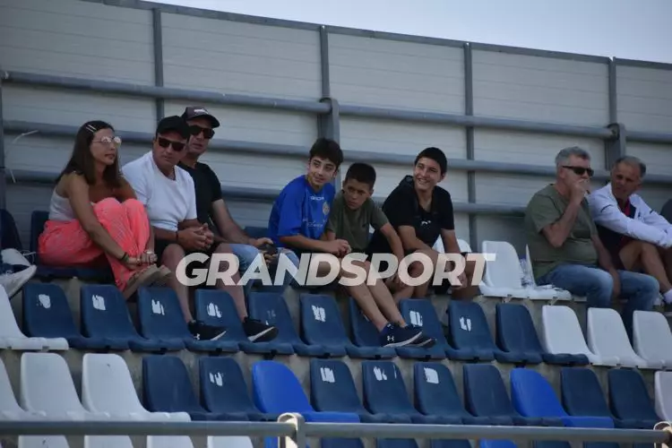 &Mu;&Iota;&Kappa;&Tau;&Epsilon;&Sigma; &Epsilon;&Pi;&Sigma;&Eta; &Pi;&Rho;&Omicron;&Kappa;&Rho;&Iota;&Sigma;&Eta;214