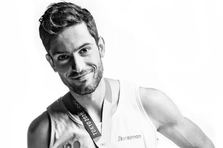 tentoglou-stoiximan-xamogelo