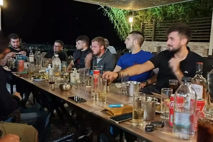 ΡΟΔΙΑ ΤΡΑΠΕΖΙ4