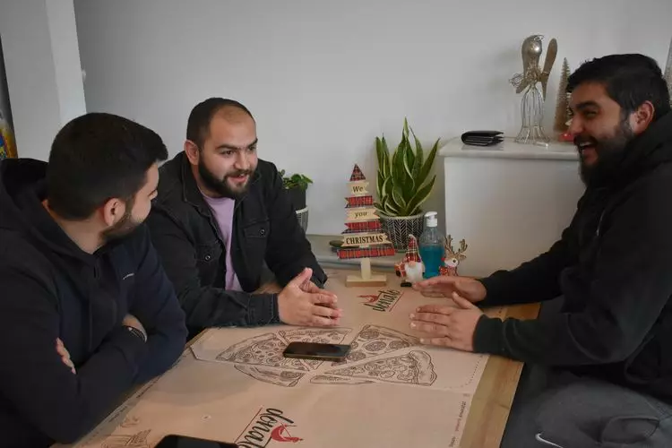 &Alpha;&Lambda;&Omicron;&Gamma;&Omicron; &Mu;&Alpha;&Lambda;&Epsilon;&Beta;&Iota;&Zeta;&Iota;&Omicron;&Upsilon; &Sigma;&Upsilon;&Nu;&Epsilon;&Nu;&Tau;&Epsilon;&Upsilon;&Xi;&Eta; (2)