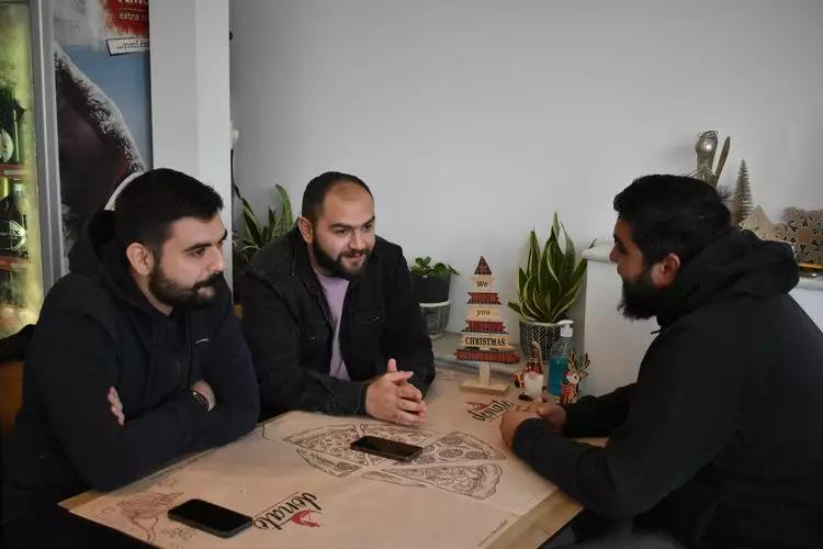 &Alpha;&Lambda;&Omicron;&Gamma;&Omicron; &Mu;&Alpha;&Lambda;&Epsilon;&Beta;&Iota;&Zeta;&Iota;&Omicron;&Upsilon; &Sigma;&Upsilon;&Nu;&Epsilon;&Nu;&Tau;&Epsilon;&Upsilon;&Xi;&Eta; (4)