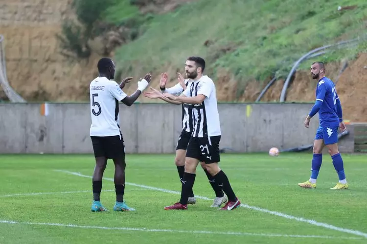 &Omicron;&Phi;&Eta; &Iota;&Omega;&Nu;&Iota;&Kappa;&Omicron;&Sigma; &Phi;&Iota;&Lambda;&Iota;&Kappa;&Omicron;4