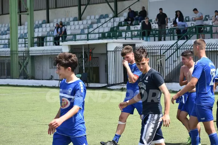 &eta;&rho;&alpha;&kappa;&lambda;&epsilon;&iota;&omicron; &lambda;&alpha;&rho;&iota;&sigma;&alpha; &pi;&alpha;&nu;&eta;&gamma;&upsilon;&rho;&iota;&sigma;&mu;&omicron;&iota;5