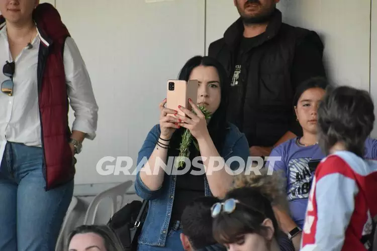 &Pi;&Alpha;&Omicron;&Kappa; &Gamma;&Iota;&Omicron;&Upsilon;&Chi;&Tau;&Alpha;&Sigma; &Tau;&Epsilon;&Lambda;&Iota;&Kappa;&Omicron;&Sigma; &Phi;&Omega;&Tau;&Omicron;&Gamma;&Rho;&Alpha;&Phi;&Iota;&Epsilon;&Sigma; (532)