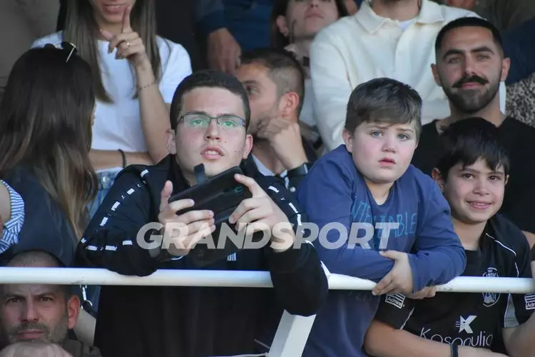 &Pi;&Alpha;&Omicron;&Kappa; &Gamma;&Iota;&Omicron;&Upsilon;&Chi;&Tau;&Alpha;&Sigma; &Tau;&Epsilon;&Lambda;&Iota;&Kappa;&Omicron;&Sigma; &Phi;&Omega;&Tau;&Omicron;&Gamma;&Rho;&Alpha;&Phi;&Iota;&Epsilon;&Sigma; (555)