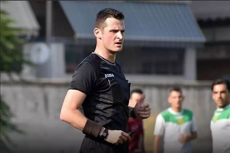 O &Tau;&sigma;&iota;&mu;&epsilon;&nu;&tau;&epsilon;&rho;ί&delta;&eta;&sigmaf; &sigma;&tau;&omicron; &Omicron;&Phi;&Eta;-&Lambda;&epsilon;&beta;&alpha;&delta;&epsilon;&iota;&alpha;&kappa;ό&sigmaf;