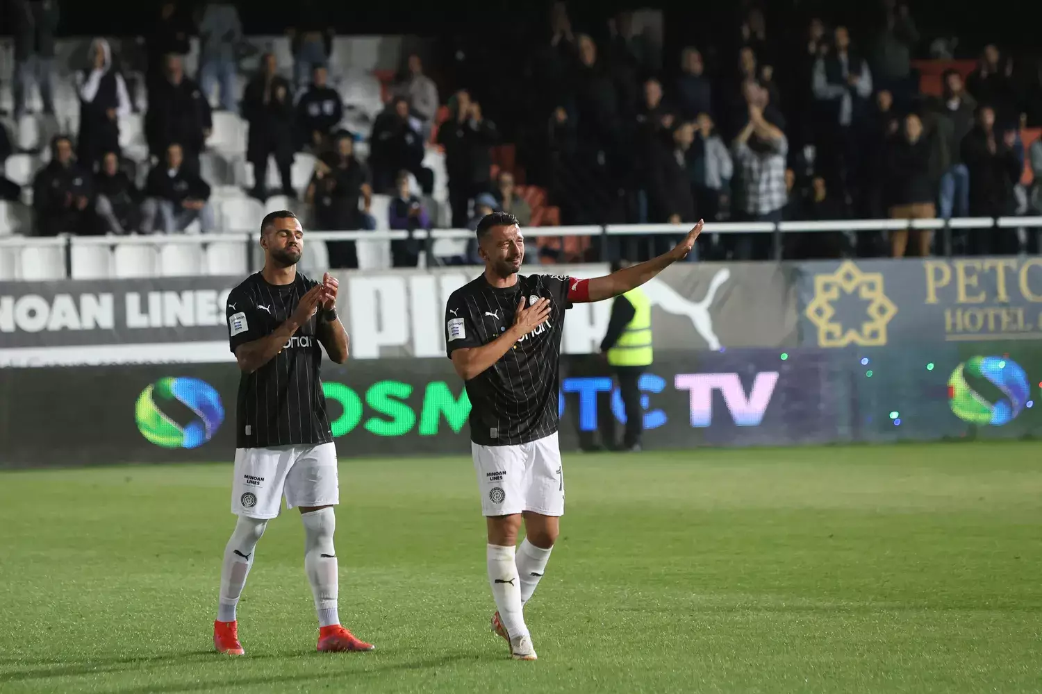 «Περάσαμε από πολλά και θα περάσουμε κι αυτό – στα δύσκολα μαζί σας!»