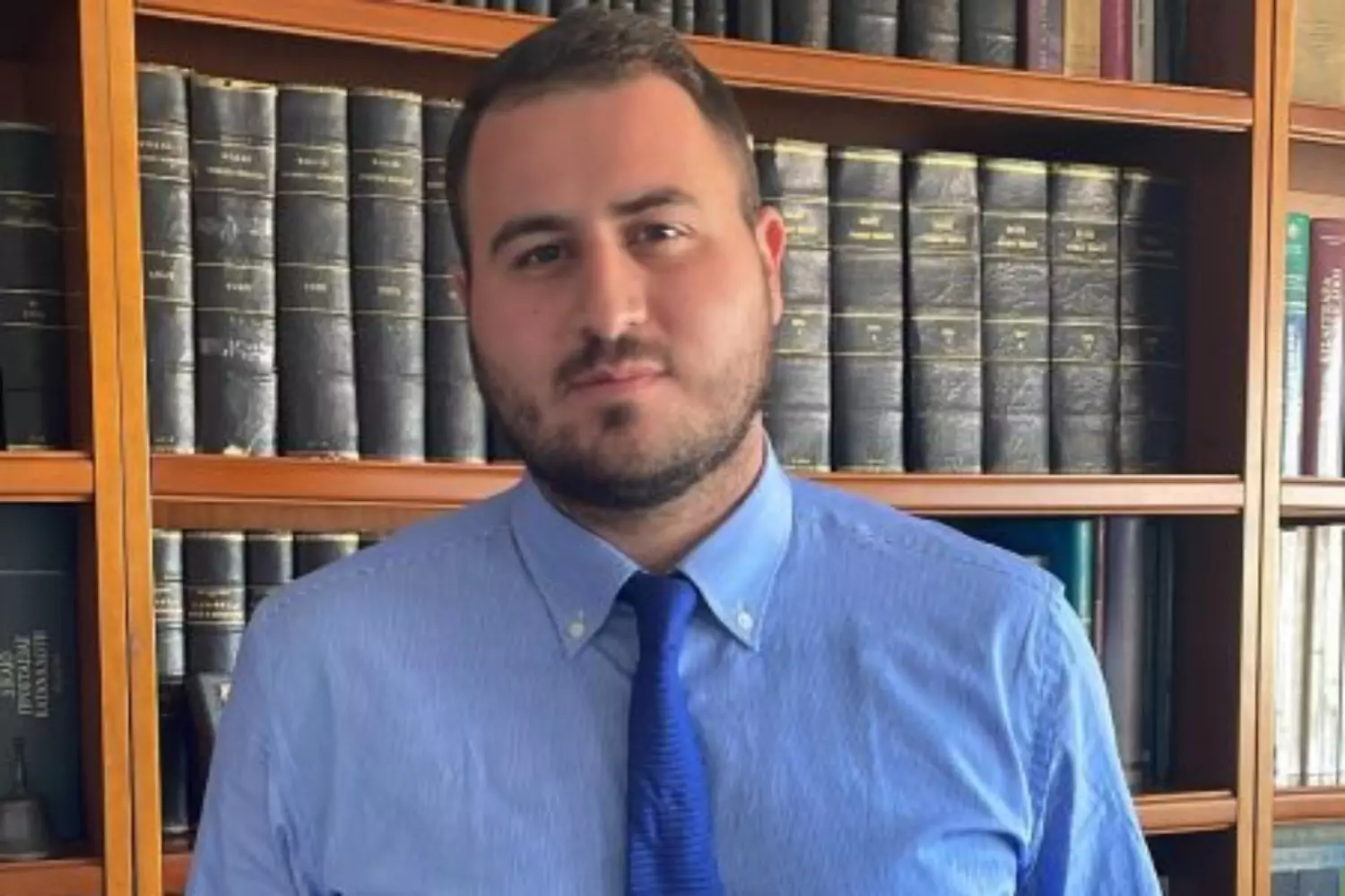 &Delta;ί&pi;&lambda;&alpha; &sigma;&tau;&omicron;&nu; &Epsilon;&rho;&gamma;&omicron;&tau;έ&lambda;&eta; &omicron; &Beta;. &Psi;ύ&chi;&alpha;&sigmaf; &ndash; &laquo;&Sigma;&tau;&eta; &Delta;&Epsilon;&Alpha;&Beta; &kappa;&alpha;&iota; &omicron;&iota; &delta;ύ&omicron; &omicron;&mu;ά&delta;&epsilon;&sigmaf; &kappa;&alpha;&tau;έ&theta;&epsilon;&sigma;&alpha;&nu; &kappa;&omicron;&iota;&nu;ό &upsilon;&pi;ό&mu;&nu;&eta;&mu;&alpha;&raquo;