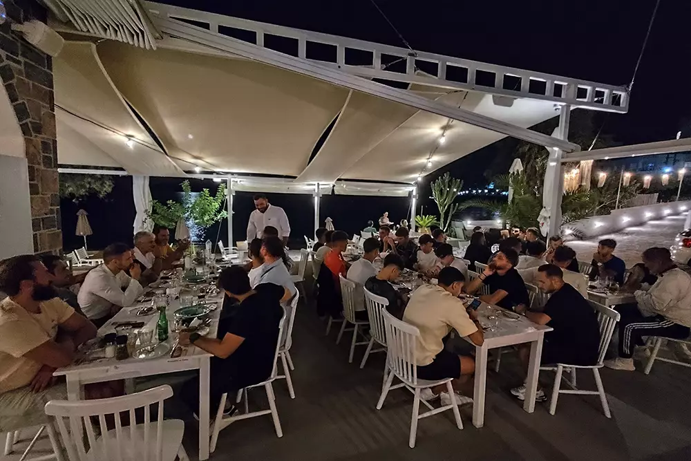 ΤΡΑΠΕΖΙ ΑΟΑΝ 2