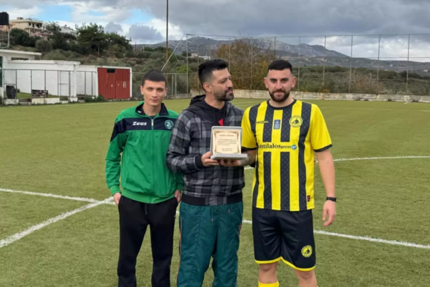 &Alpha;&pi;ό &tau;&omicron;&nu; &Kappa;ό&rho;&alpha;&kappa;&alpha; &sigma;&tau;&eta; &Delta;ό&xi;&alpha; &Gamma;&alpha;&lambda;&iota;ά&sigmaf; &omicron; &Gamma;&epsilon;&nu;&alpha;&rho;ά&kappa;&eta;&sigmaf;