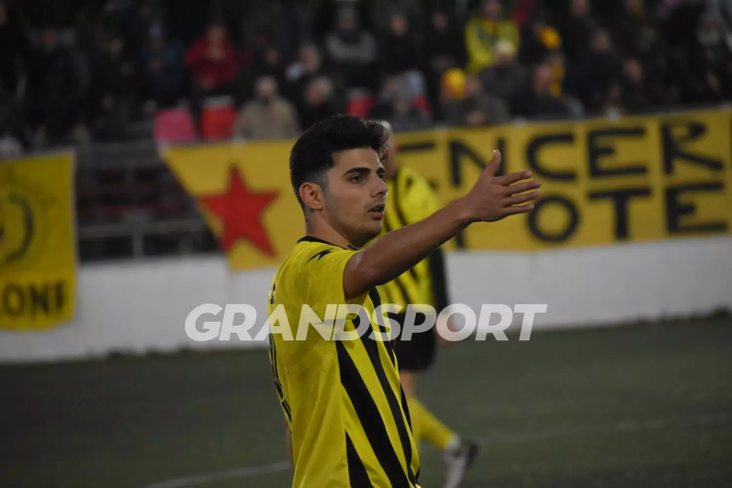 &laquo;&Mu;&pi;ά&sigma;&iota;&mu;&omicron;&raquo; &Pi;&Alpha;&Omicron;&Kappa; &gamma;&iota;&alpha; &Tau;ά&gamma;&gamma;&iota;&nu;&eta;, &mu;ί&alpha; &alpha;&nu;ά&sigma;&alpha; &alpha;&pi;ό &tau;&omicron; &ldquo;&nu;&alpha;&iota;&rdquo;