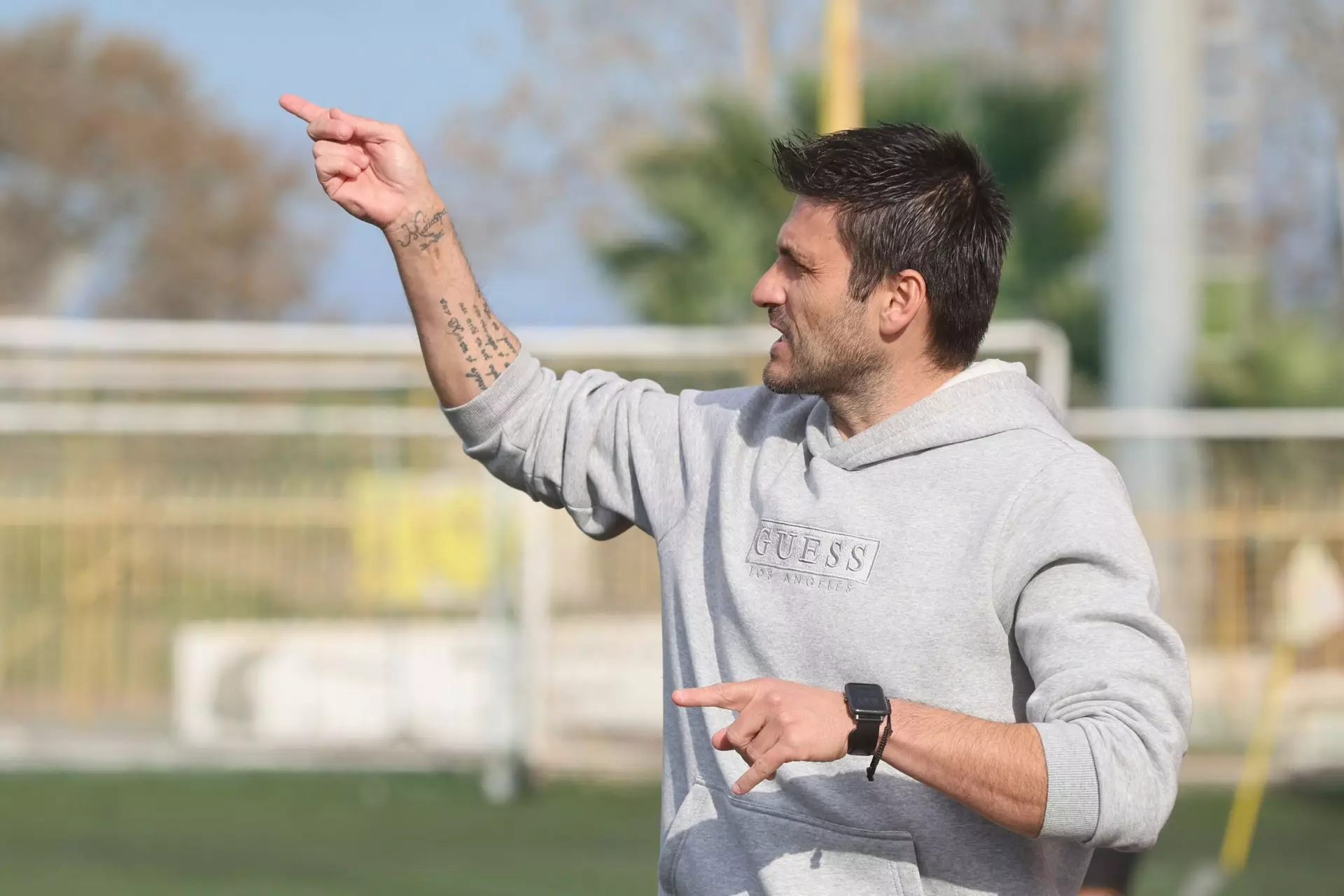 &epsilon;&rho;&gamma;&omicron;&tau;&epsilon;&lambda;&eta;&sigmaf;-&mu;&omicron;&iota;&rho;&epsilon;&sigmaf; (10)