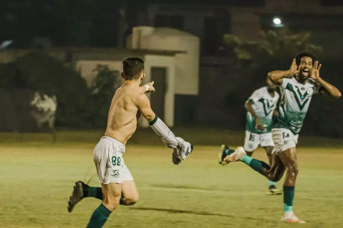 &kappa;&alpha;&mu;&iota;&lambda;&omicron;-&beta;&iota;&gamma;&iota;&alpha;&rho;&epsilon;&alpha;&lambda;-3