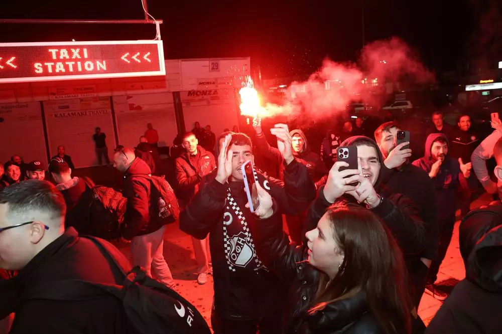 &Alpha;&Sigma;&Tau;&Epsilon;&Rho;&Alpha;&Sigma;-&Omicron;&Phi;&Eta;-&Alpha;&Epsilon;&Rho;&Omicron;&Delta;&Rho;&Omicron;&Mu;&Iota;&Omicron;-&Alpha;&Phi;&Iota;&Xi;&Eta;&epsilon; (4)