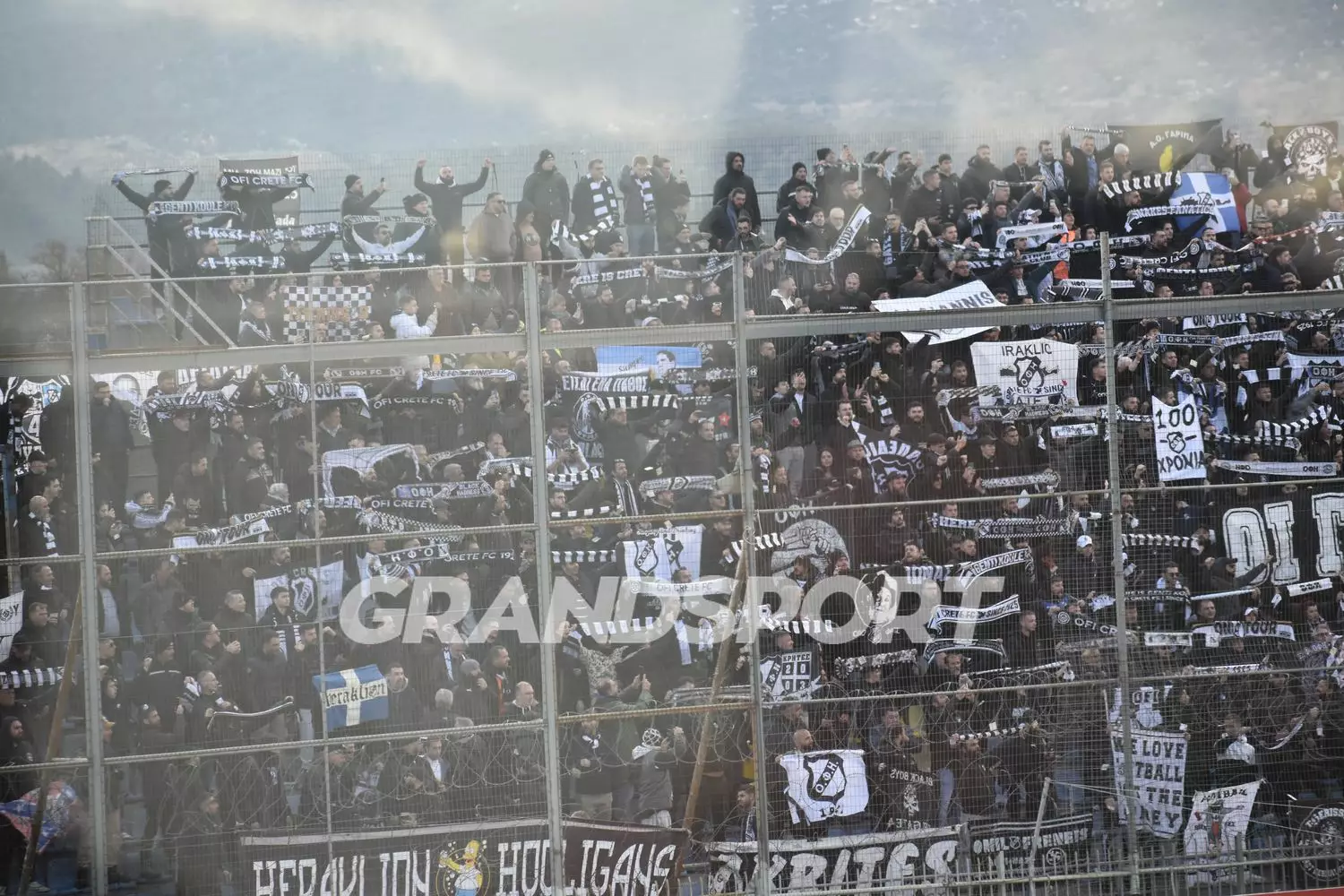 &Kappa;&Omicron;&Sigma;&Mu;&Omicron;&Sigma; &Omicron;&Phi;&Eta; &Sigma;&Tau;&Eta;&Nu; &Tau;&Rho;&Iota;&Pi;&Omicron;&Lambda;&Eta; (9)