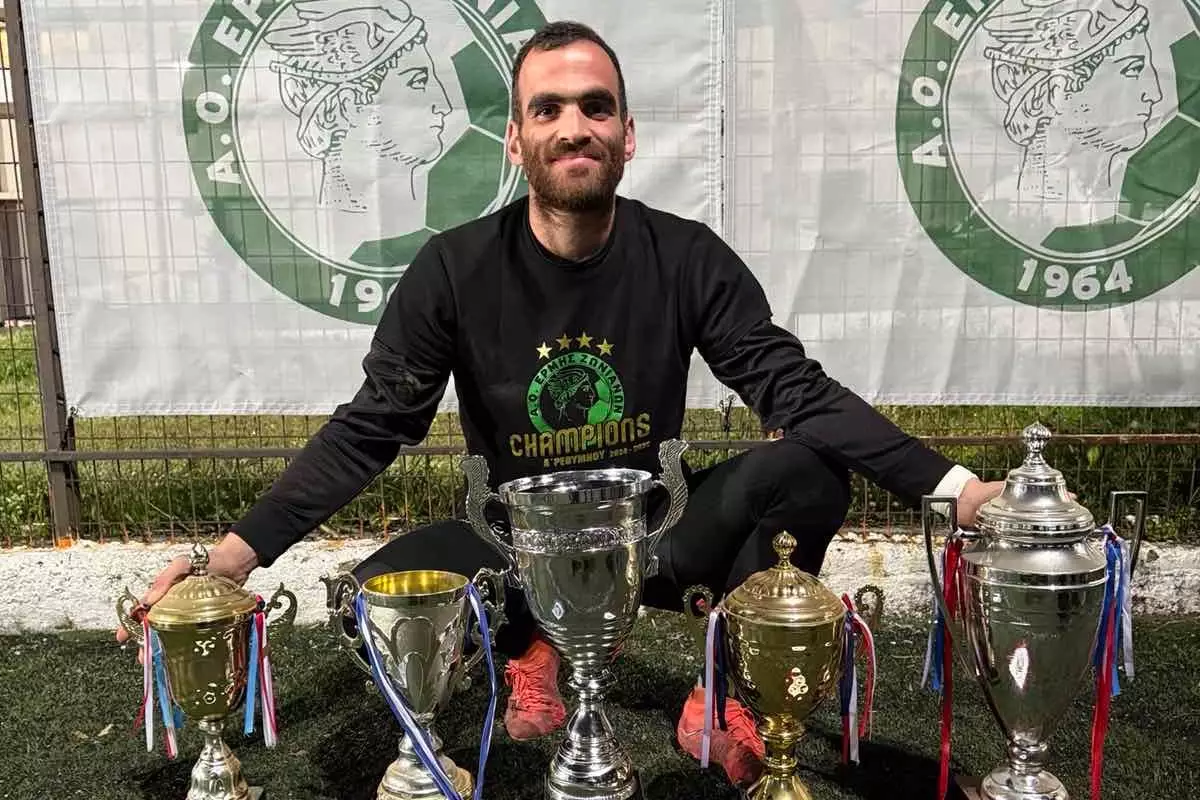 &Kappa;&alpha;&iota; &mu;&epsilon; &tau;&eta; &beta;&omicron;ύ&lambda;&alpha; &eta; &epsilon;&pi;&iota;&sigma;&tau;&rho;&omicron;&phi;ή &Mu;&pi;&alpha;&mu;&pi;&omicron;&upsilon;&lambda;ά&kappa;&eta; &sigma;&tau;&omicron;&nu; &Epsilon;&rho;&mu;ή &Zeta;&omega;&nu;&iota;&alpha;&nu;ώ&nu;