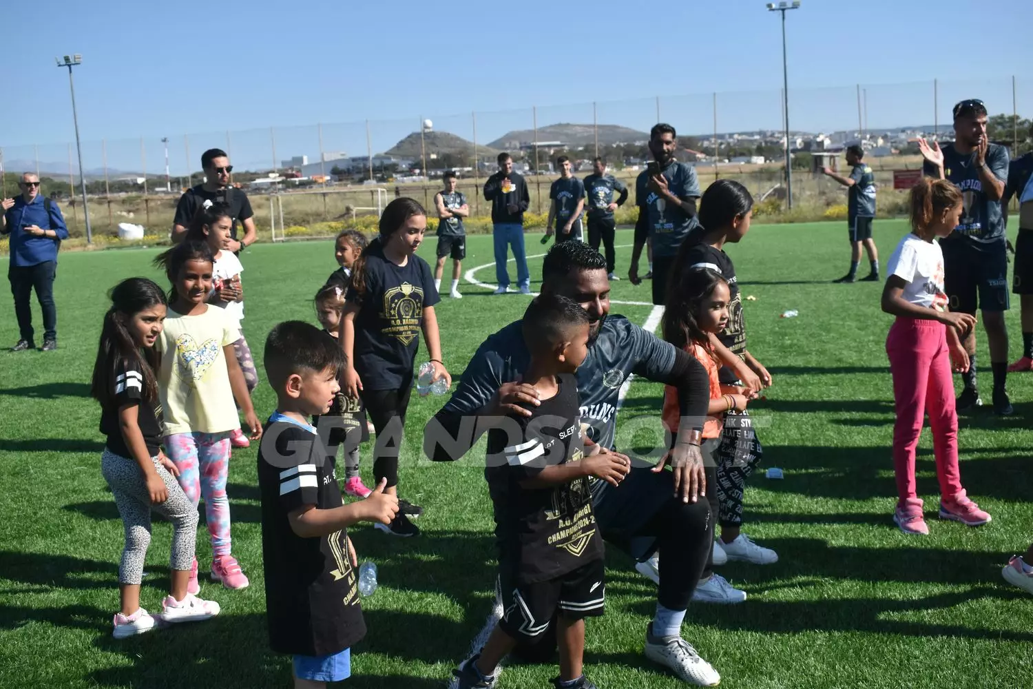 &Chi;&Alpha;&Rho;&Alpha;&Upsilon;&Gamma;&Eta; &Phi;&Iota;&Epsilon;&Sigma;&Tau;&Alpha; 2025(242)