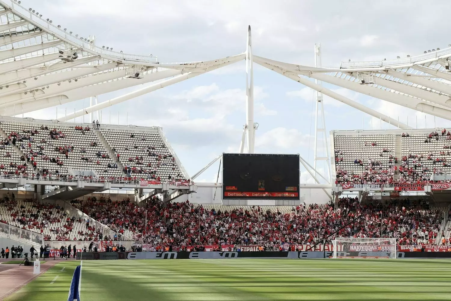 &Omicron;&lambda;&upsilon;&mu;&pi;&iota;&alpha;&kappa;ό&sigmaf;: &Pi;ά&nu;&omega; &alpha;&pi;ό 5.500 &epsilon;&iota;&sigma;&iota;&tau;ή&rho;&iota;&alpha; έ&chi;&omicron;&upsilon;&nu; &kappa;ά&nu;&epsilon;&iota;&hellip; &phi;&tau;&epsilon;&rho;ά &gamma;&iota;&alpha; &tau;&omicron;&nu; &tau;&epsilon;&lambda;&iota;&kappa;ό &tau;&omicron;&upsilon; Super Cup