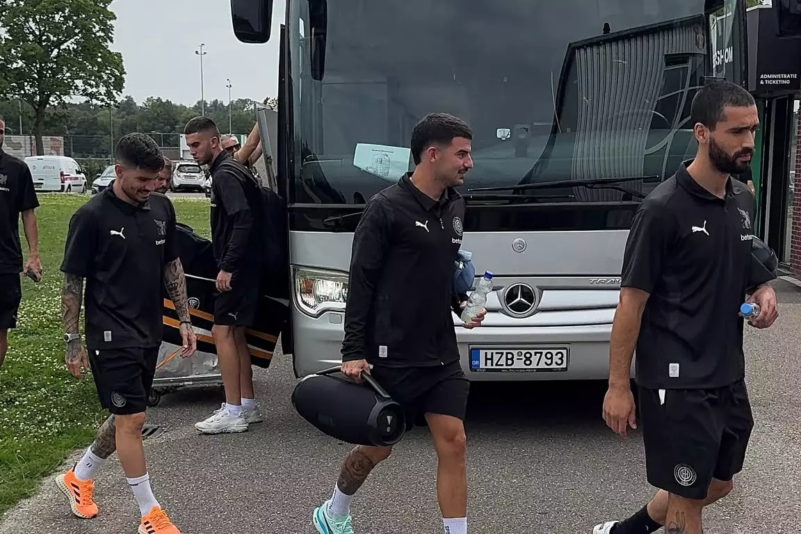 Έφτασε στο γήπεδο η αποστολή του ΟΦΗ (vid)