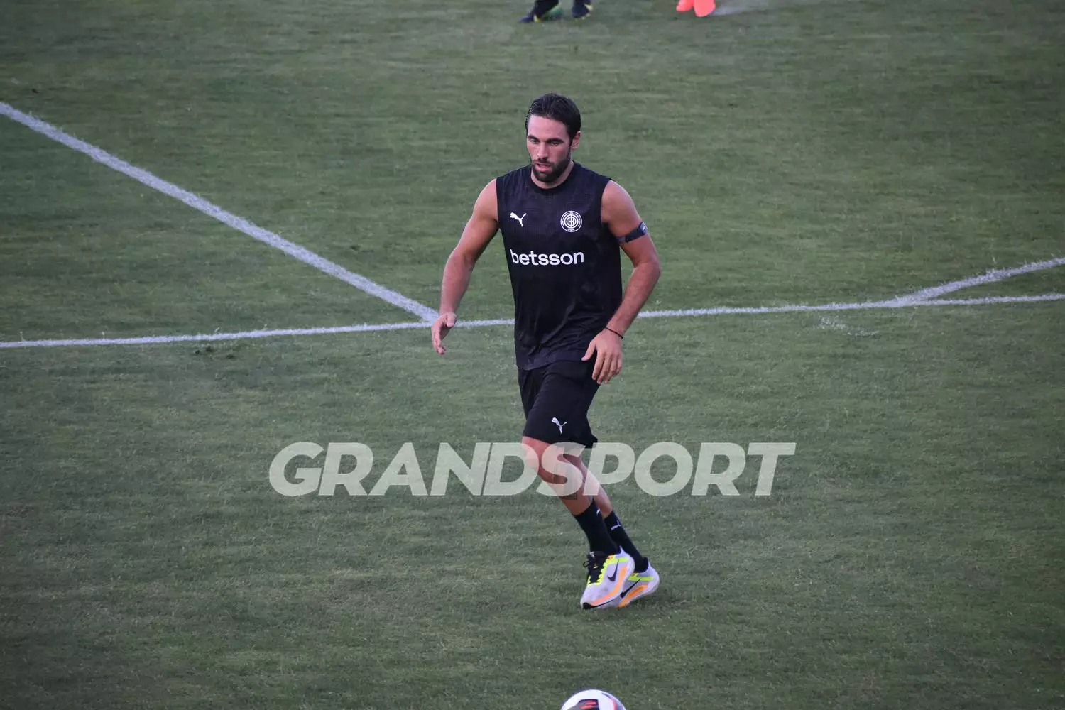 Φ. Μπαΐνοβιτς: «Συγκινητική στιγμή για εμένα – Ένα μεγάλο ευχαριστώ σε όλους στον ΟΦΗ»