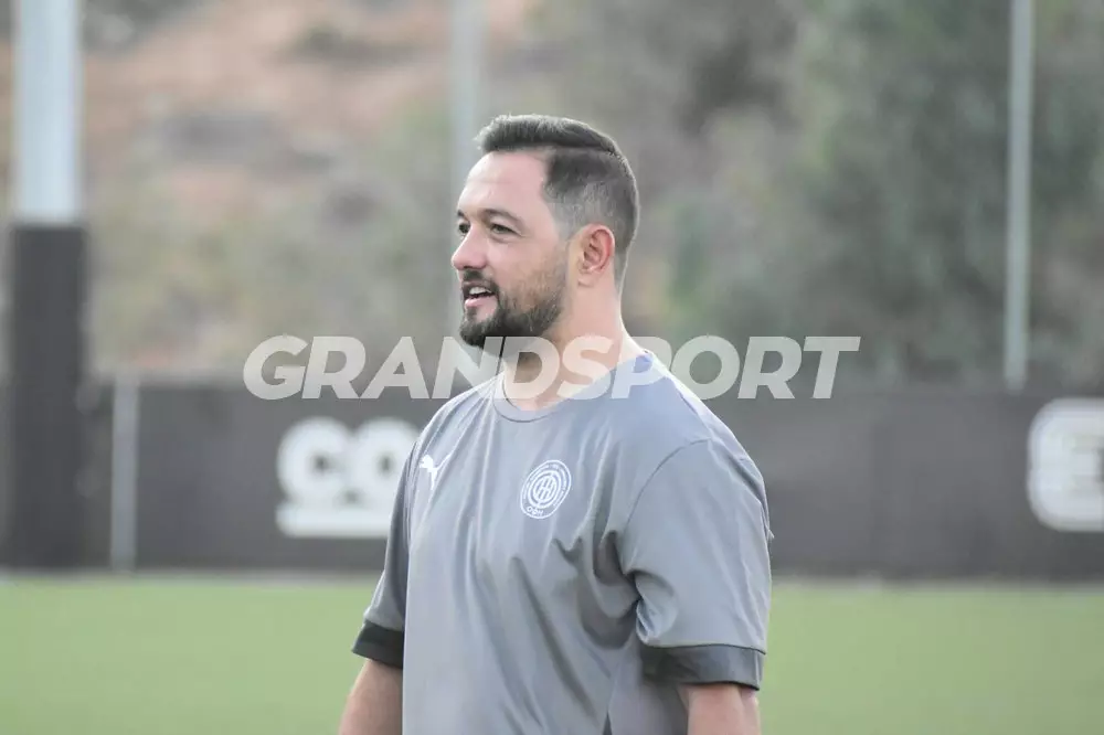 Κ. Πετράς: «Να κάνουμε ένα ανταγωνιστικό σύνολο, εχθρός του καλού είναι το καλύτερο» (vid)