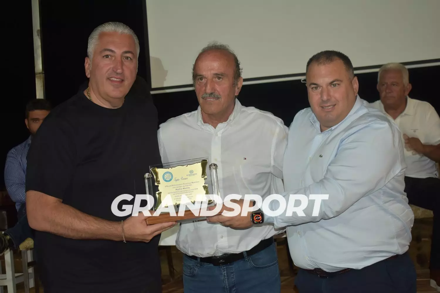 Η ΕΠΣΗ τίμησε τον Μιχάλη Μπούση