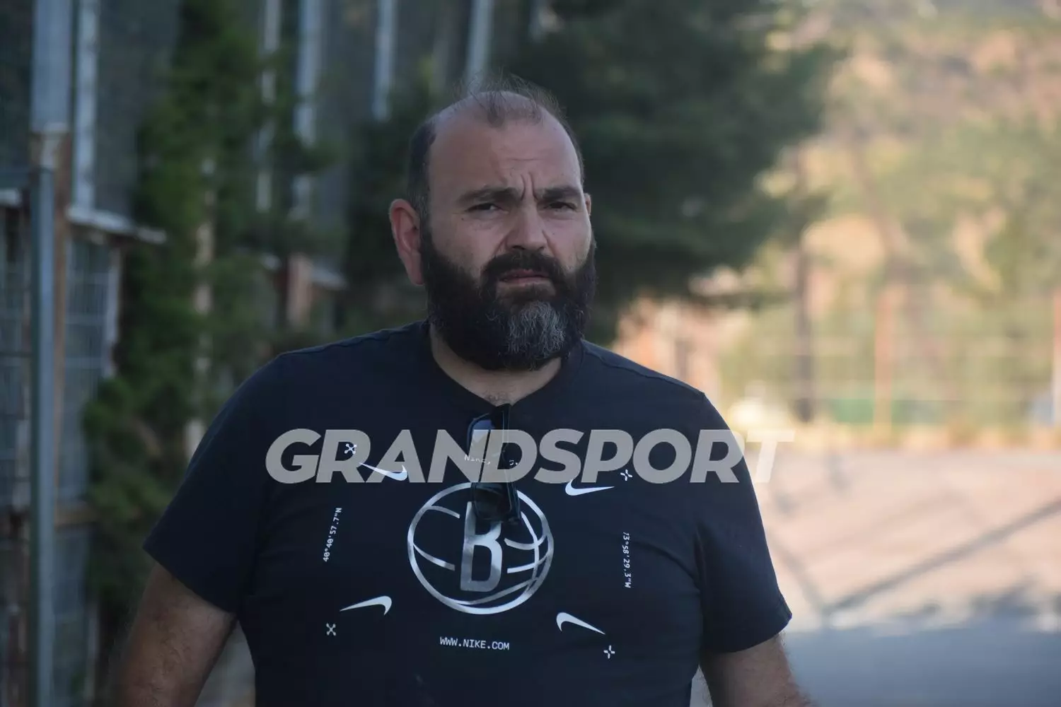 Ο Ζαρός κοιτάει ψηλά και δεν το κρύβει