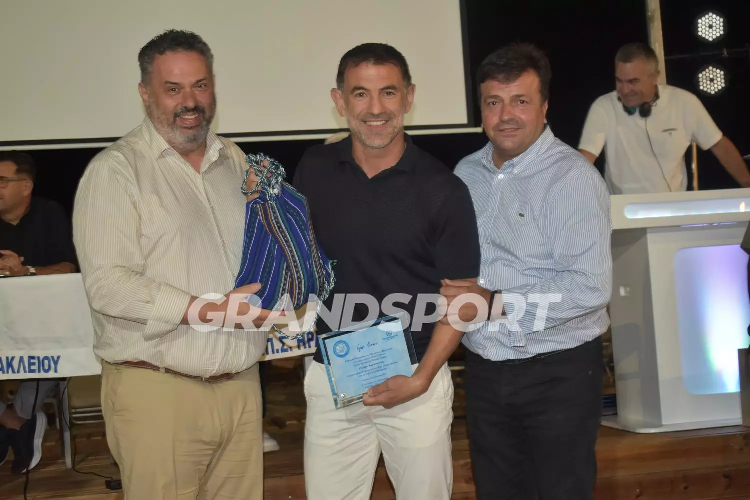 Στις κλήρωσεις της ΕΠΣΗ ο Γ. Καραγκούνης – Τιμήθηκε για την προσφορά του στο ελλ. ποδόσφαιρο