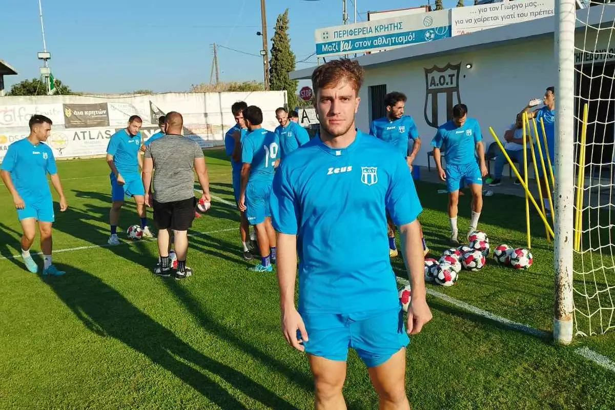 Έφτασε Κρήτη και ενσωματώθηκε στις προπονήσεις του ΑΟΤ ο Αραμπατζής