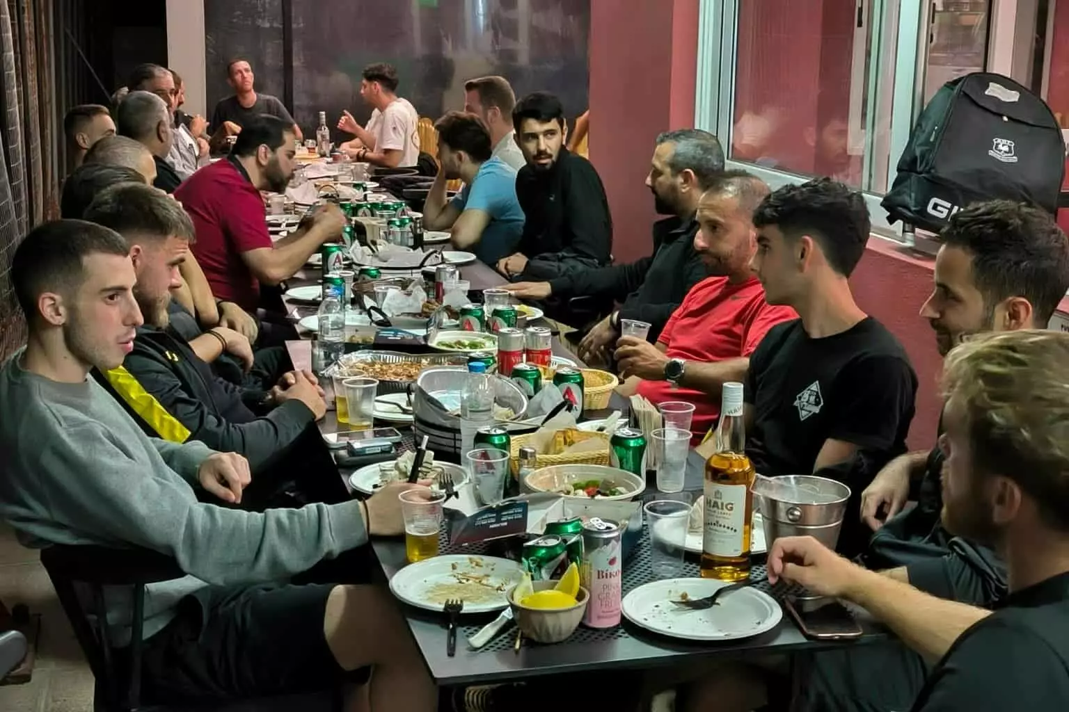 Τραπέζι σε οικογενειακό κλίμα στην Γαρίπα
